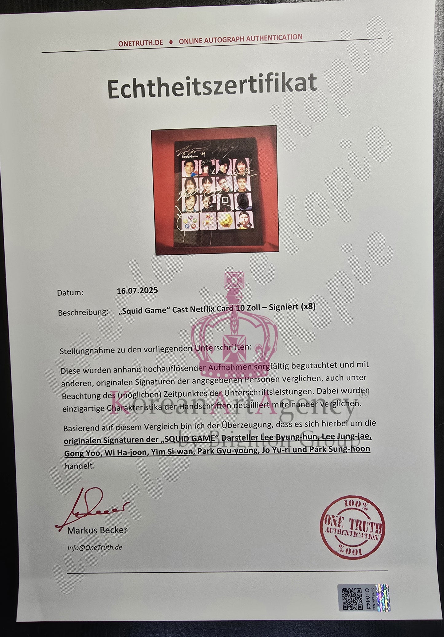 SPECIAL! Squid Game Netflix Card – 8 Cast Members’ 10 inches Autographs  + Certificate of Authenticity