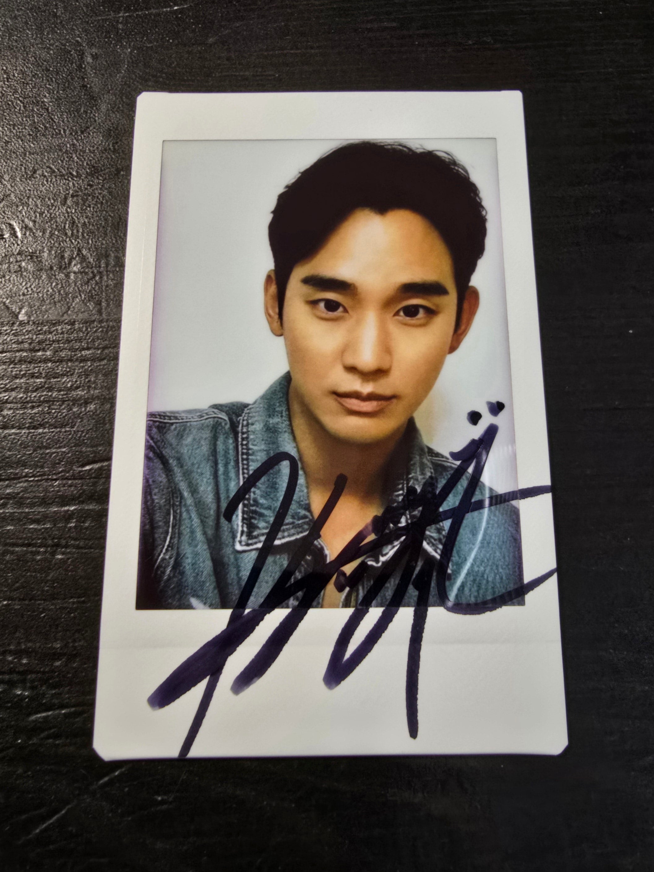 Kim  SOO HYUN Set of 2pcs Polaroid Instax Autographs - RARE AND LIMITED