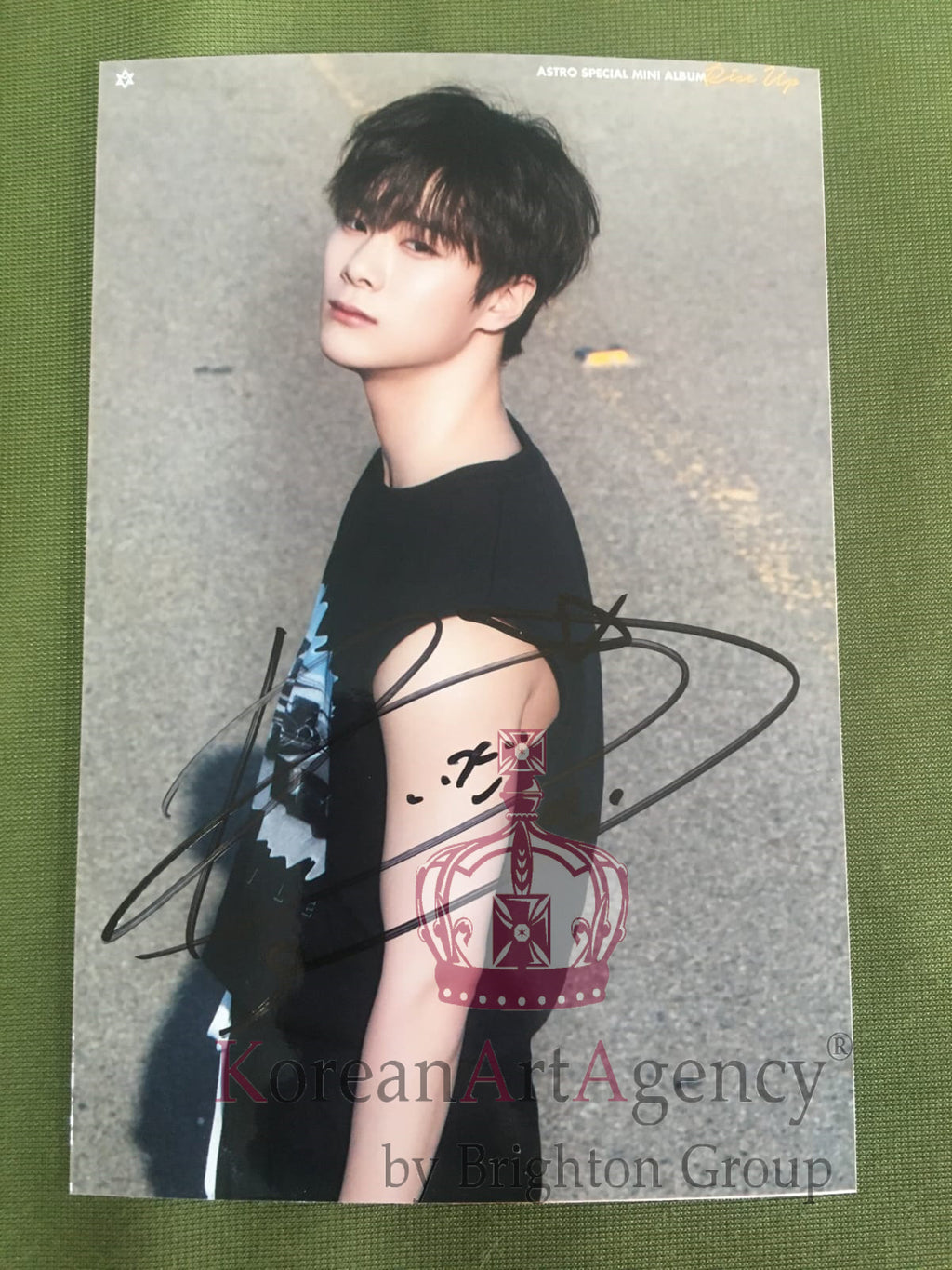 ASTRO Moon Bin 6inches Autograph – Autographs