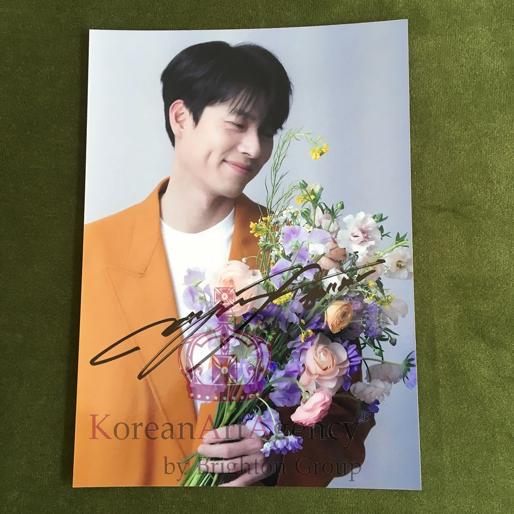 Hyun Bin 7inches Autograph – Autographs