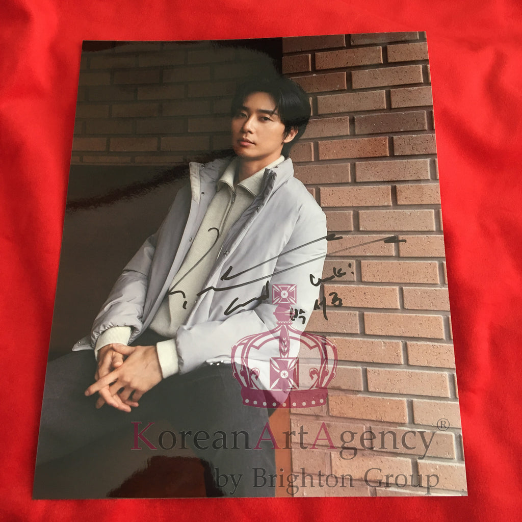 Park Seo Joon 10inches Autograph – Autographs