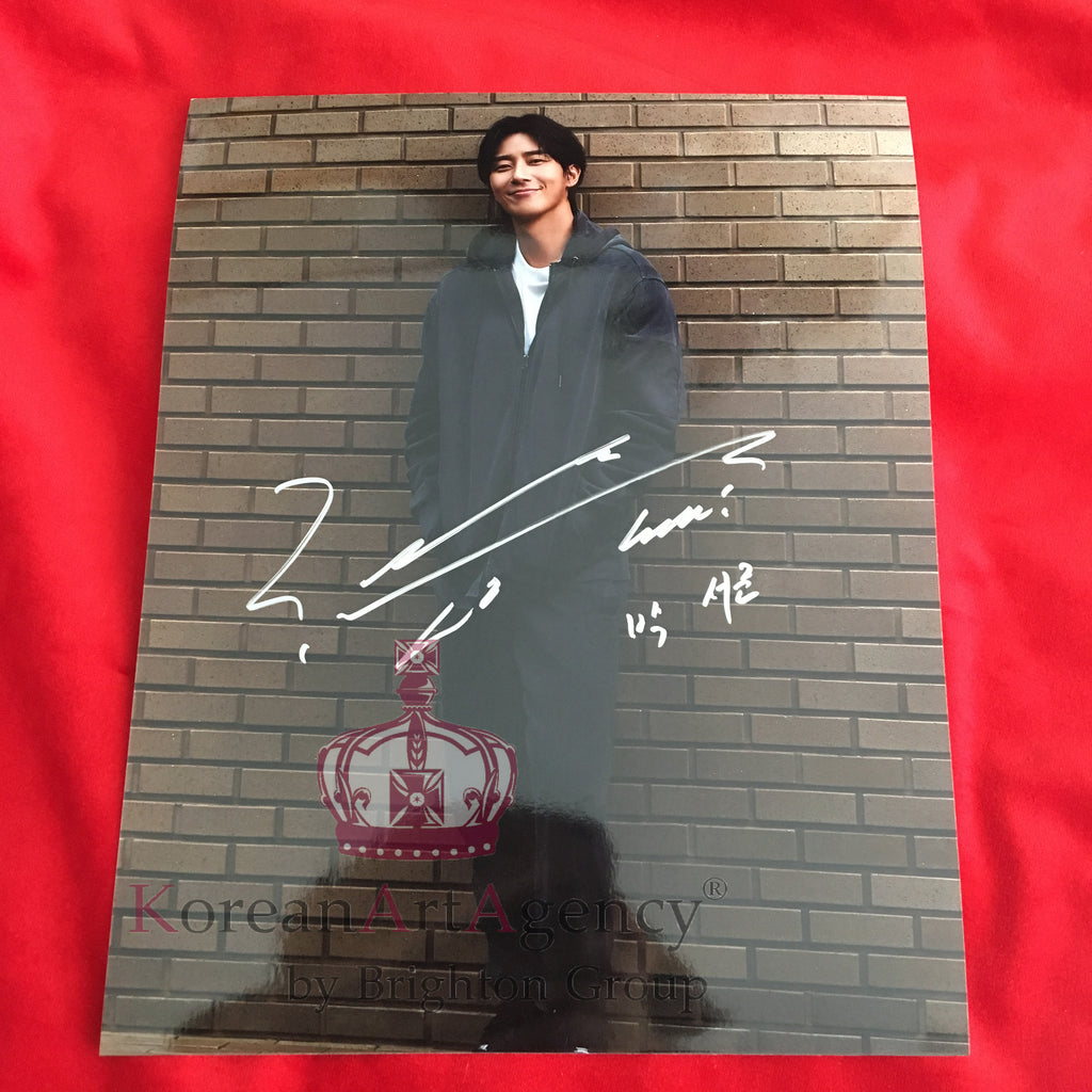 Park Seo Joon 10inches Autograph – Autographs