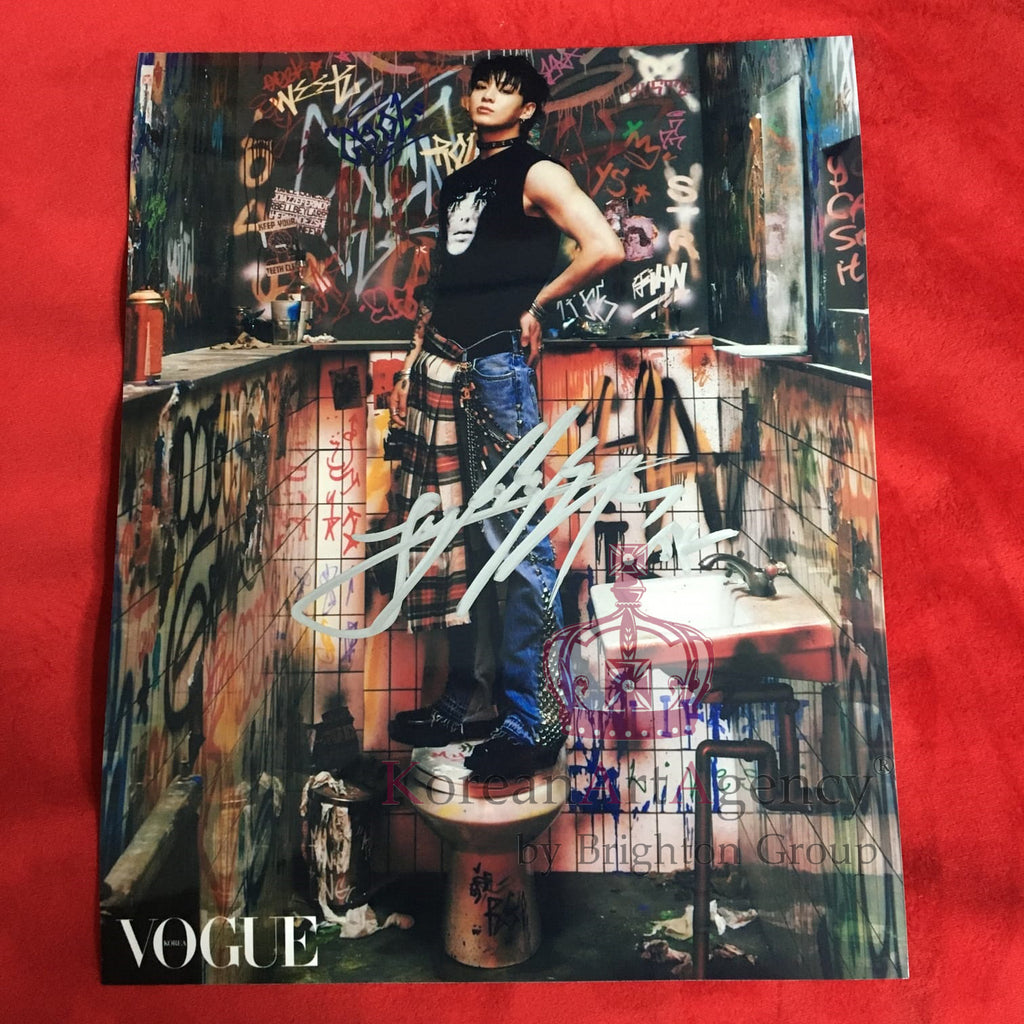 BTS Jungkook Vogue October 2023 10inches Foto Autograph – Autographs