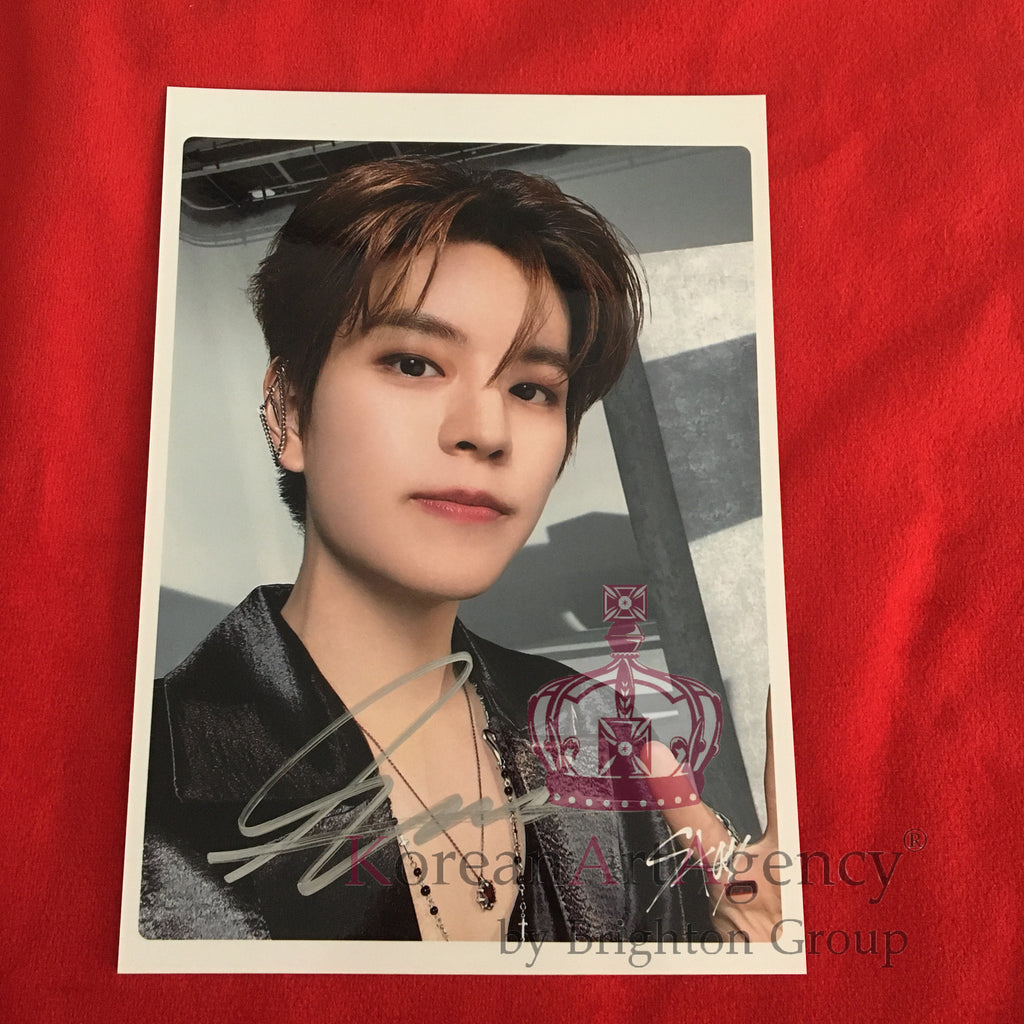 Stray Kids Kim Woo Jin 7inches Autograph – Autographs