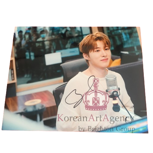 B.I Kim Han Bin 10inches Autograph – Autographs