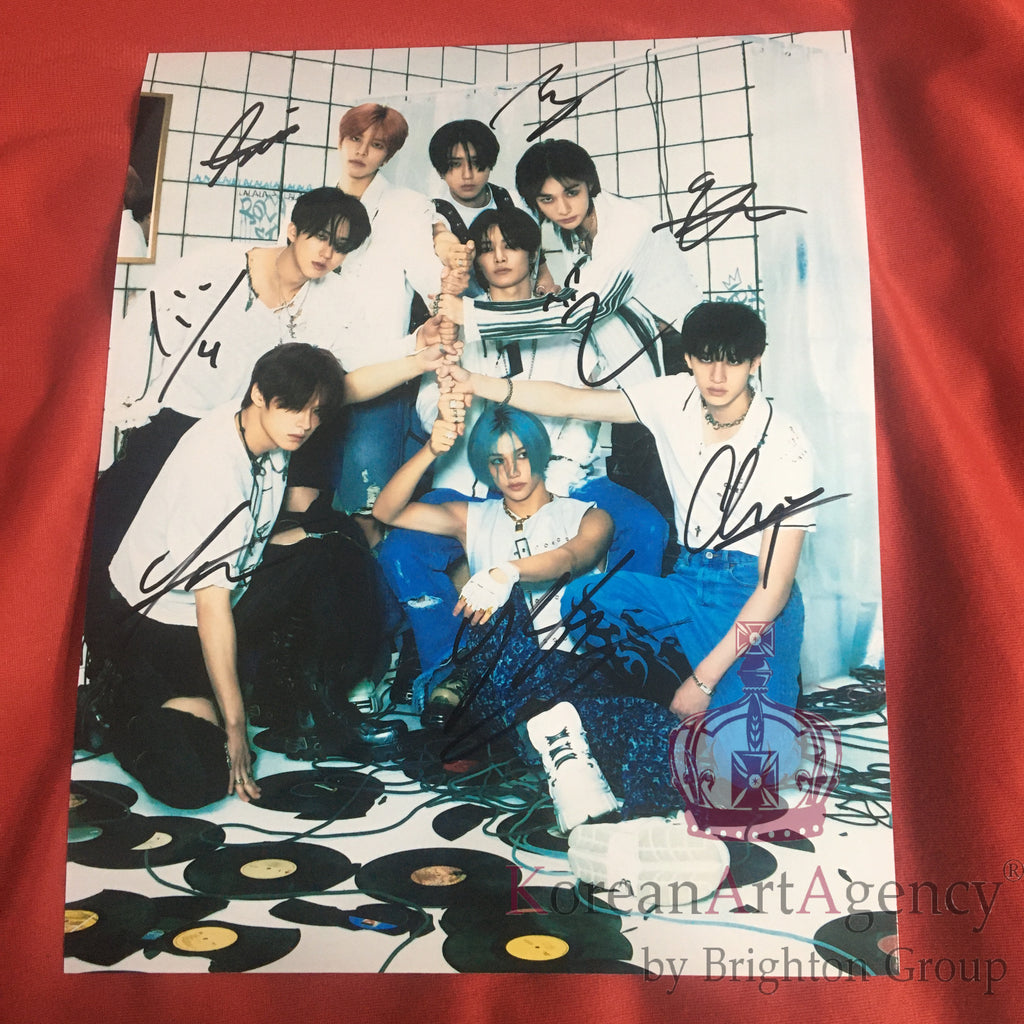 Stray Kids Bang Chan Lee Know Changbin Hyunjin Han Felix Seungmin I.N 10inches Autograph – Autograph