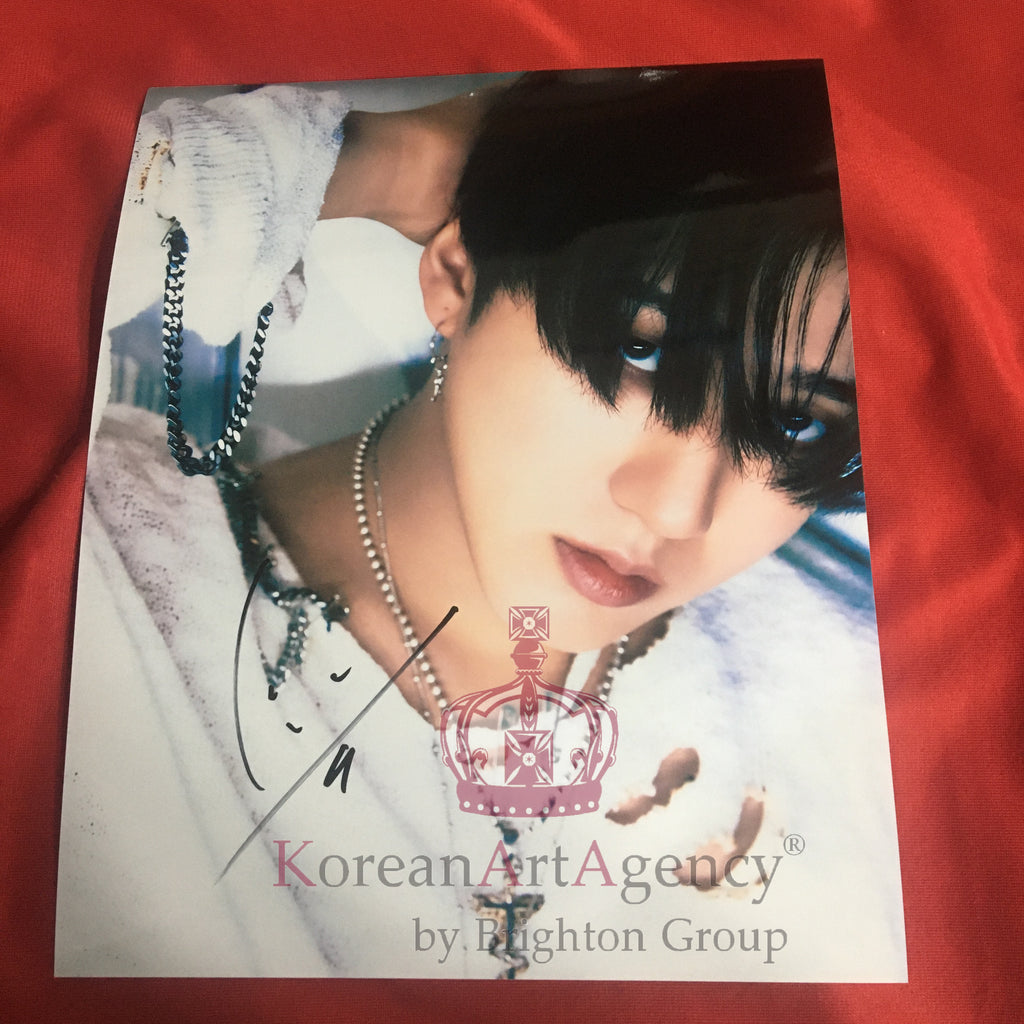 Stray Kids Changbin 10inches Autograph – Autograph