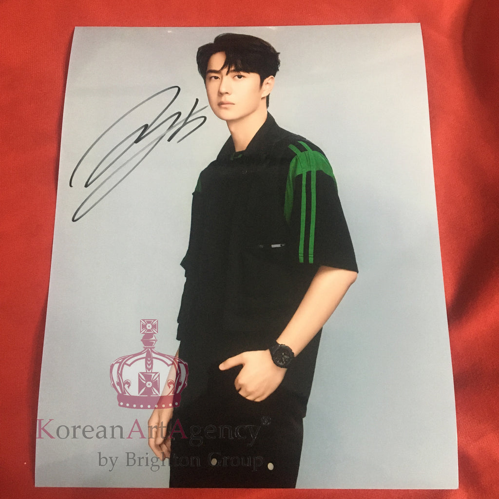 The Untamed Wang Yibo 10inches Autograph – Autograph