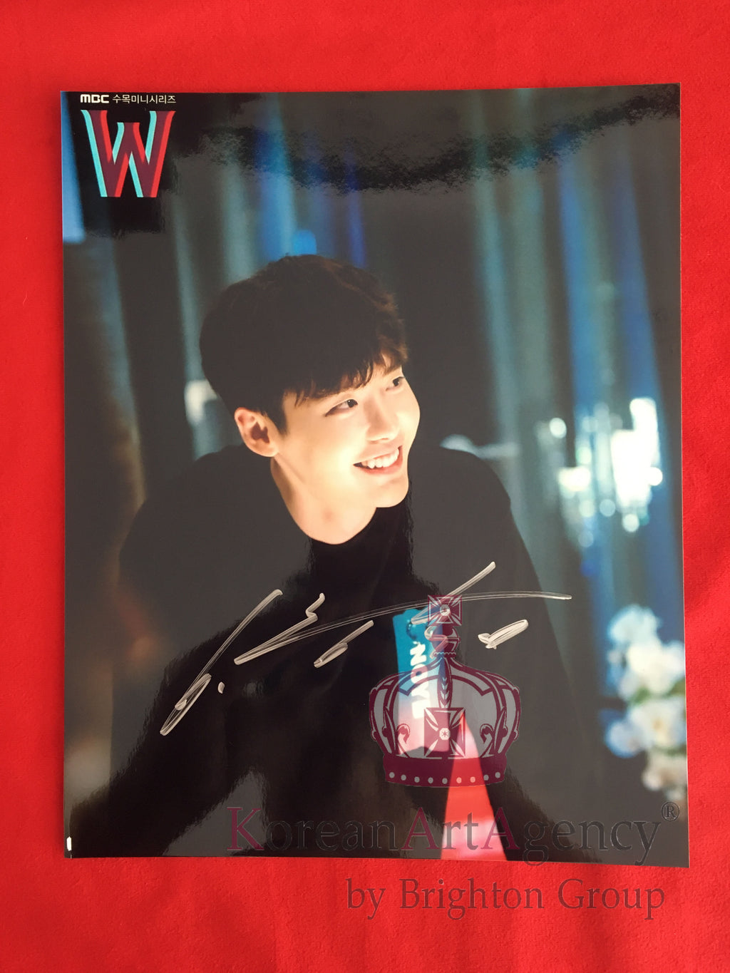 Lee Jong Suk W: Two Worlds 10 inches Autograph – Autograph
