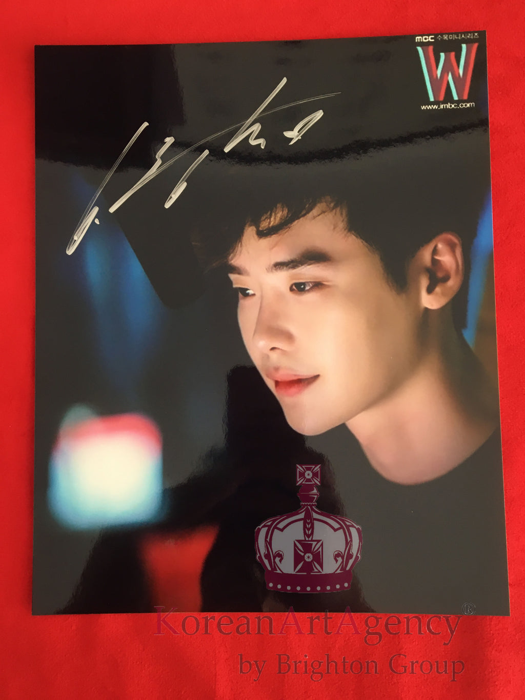 Lee Jong Suk W: Two Worlds 10 inches Autograph – Autograph