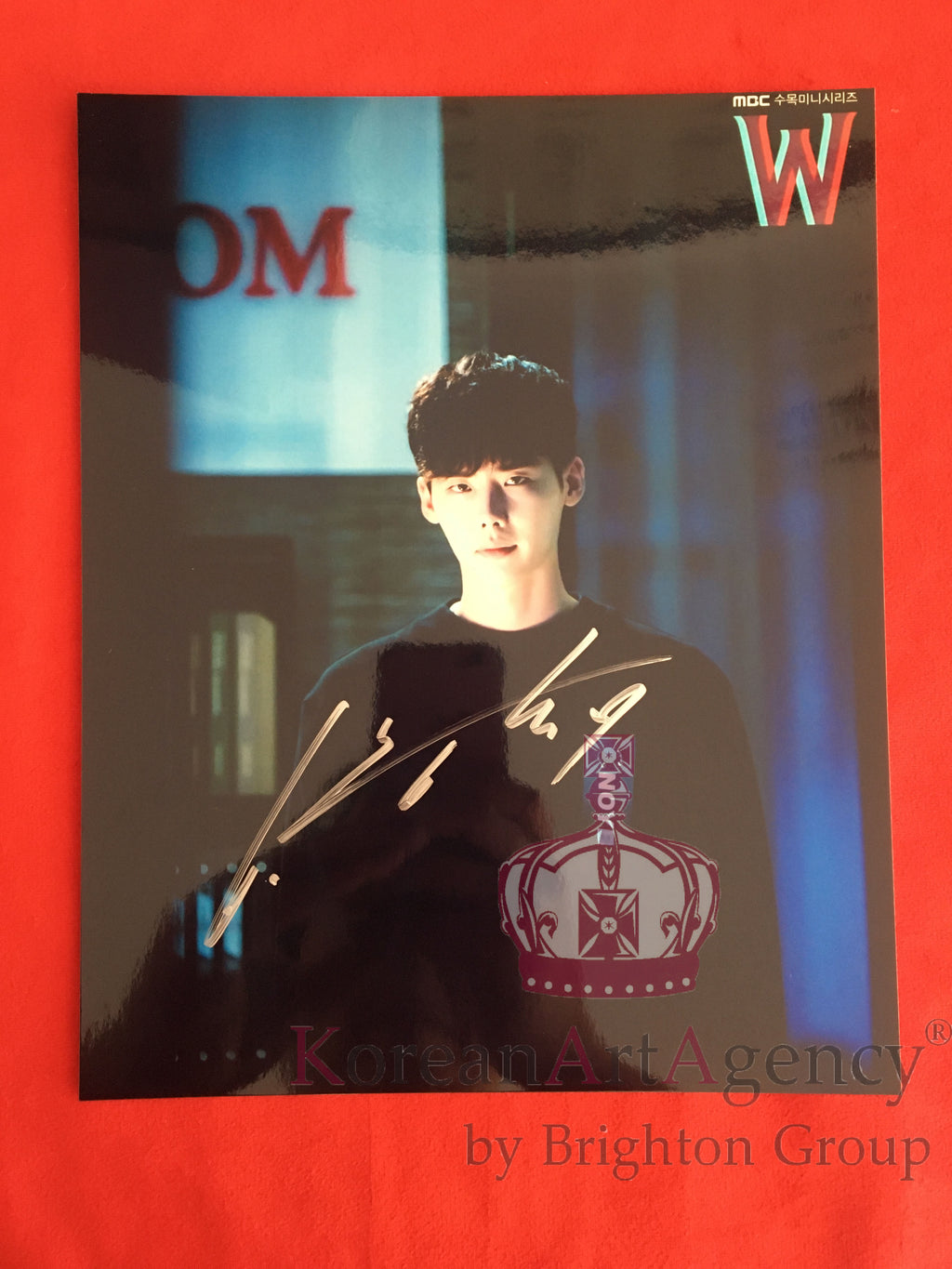 Lee Jong Suk W: Two Worlds 10 inches Autograph – Autograph