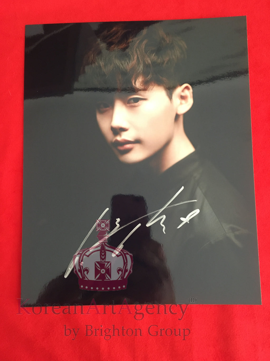 Lee Jong Suk W: Two Worlds 10 inches Autograph – Autograph