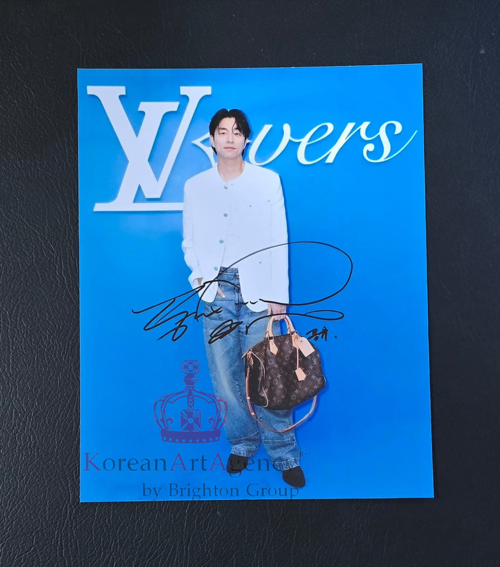 Gong Yoo 10 Inches Autograph – Autograph