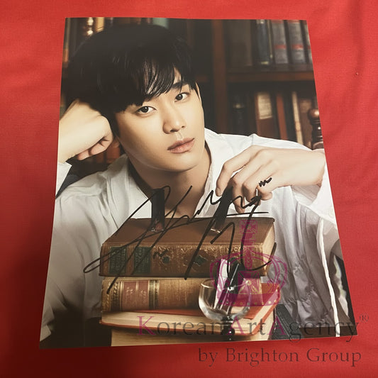 Kim Soo Hyun 10-Inch Autograph – Limited Edition Signed Photo Collectible