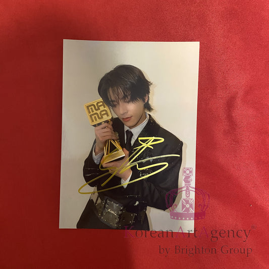 Enhypen Jake 7-Inch Autograph – Limited Edition Signed Photo Collectible