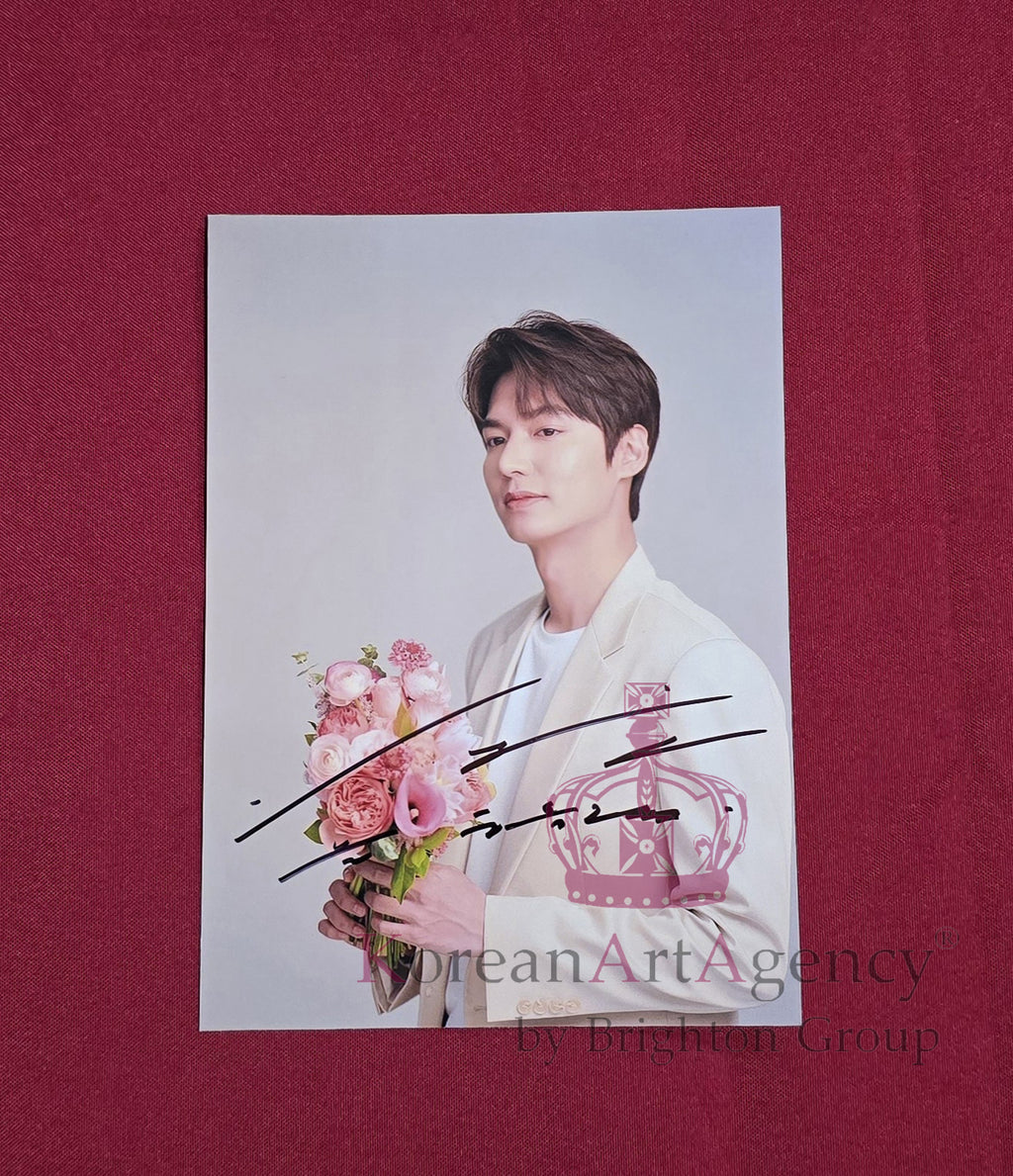 Rare Lee Min-ho Autograph – Authentic 7" Signed Photo | K-Drama Collectible