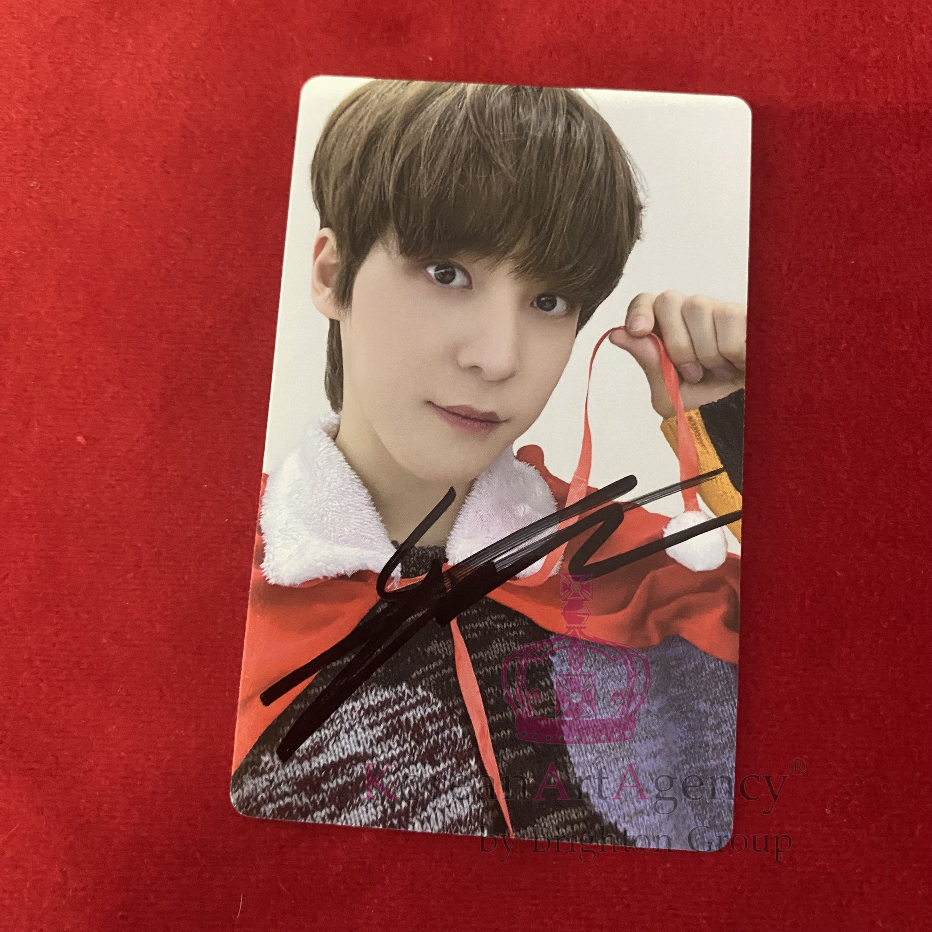 ATEEZ Christmas 8pcs Set – Autographed Hongjoong Seonghwa Yunho Yeosang San Mingi Wooyoung Jongho