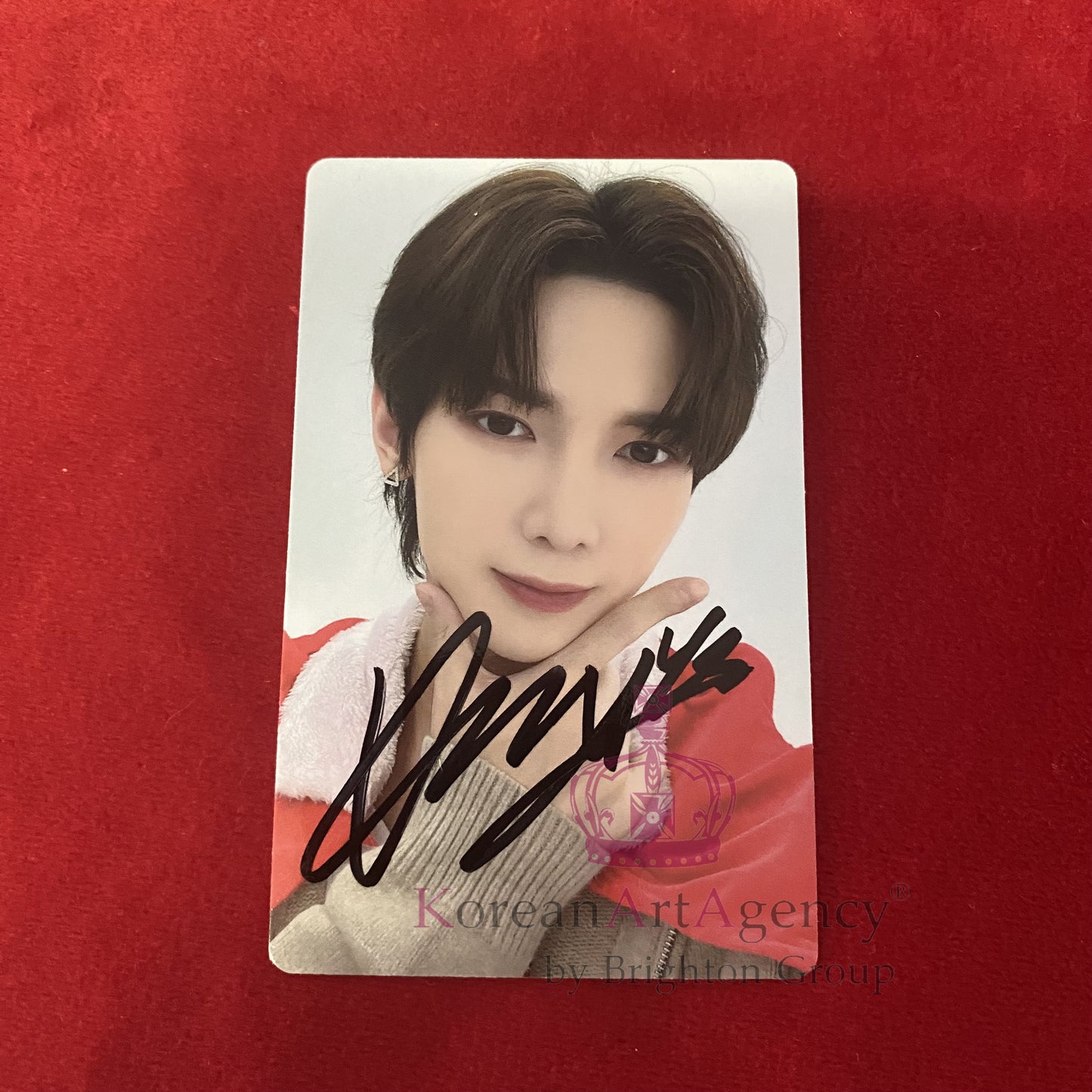 ATEEZ Christmas 8pcs Set – Autographed Hongjoong Seonghwa Yunho Yeosang San Mingi Wooyoung Jongho