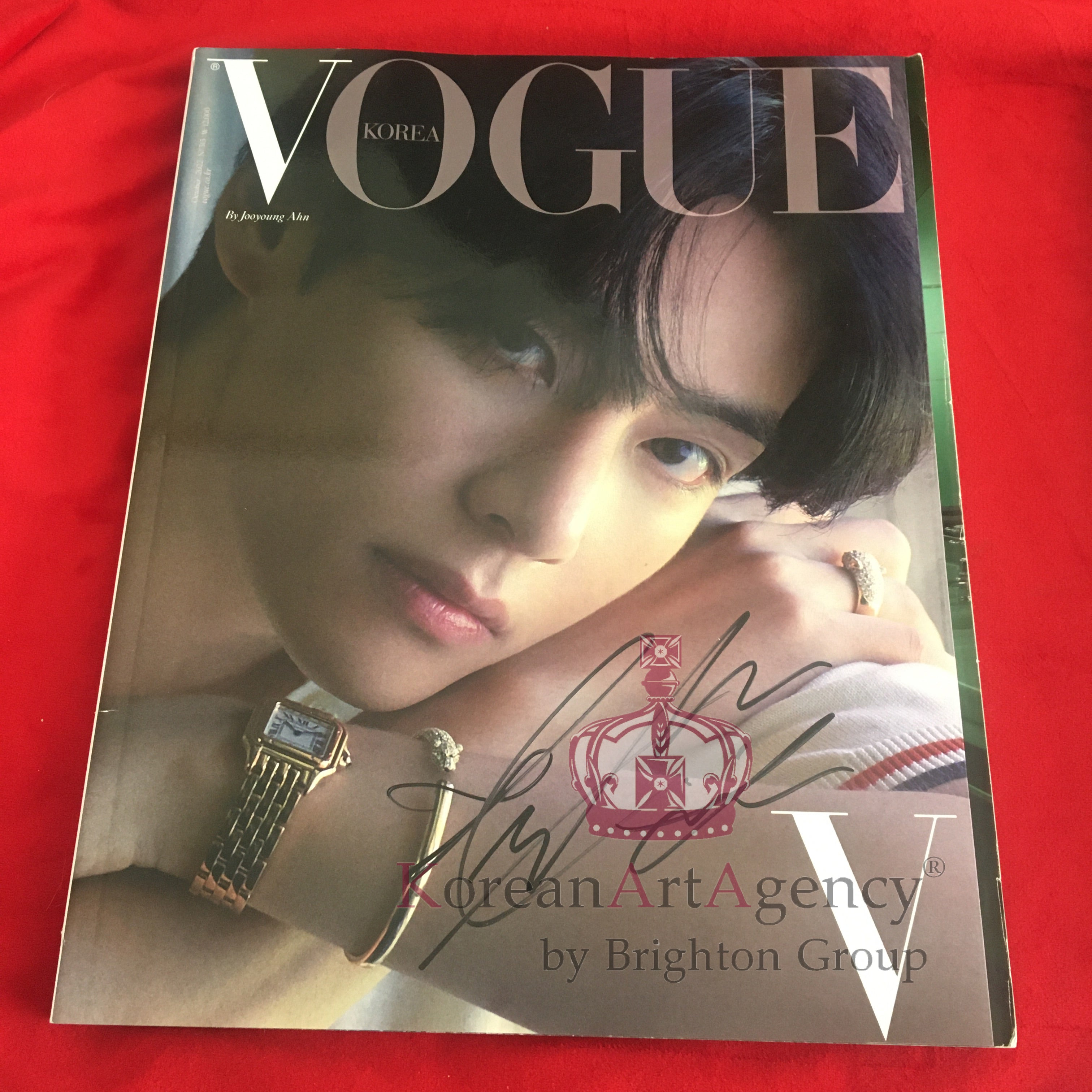 BTS V Kim Tae Hyung Vogue Korea  October 2023 Issue Autographed
