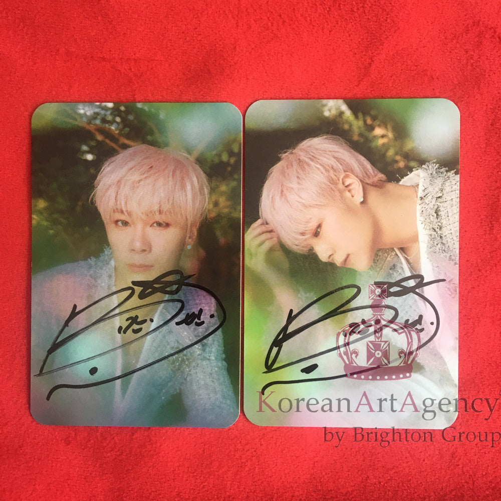 Korean pop star Moon Bin autograph set