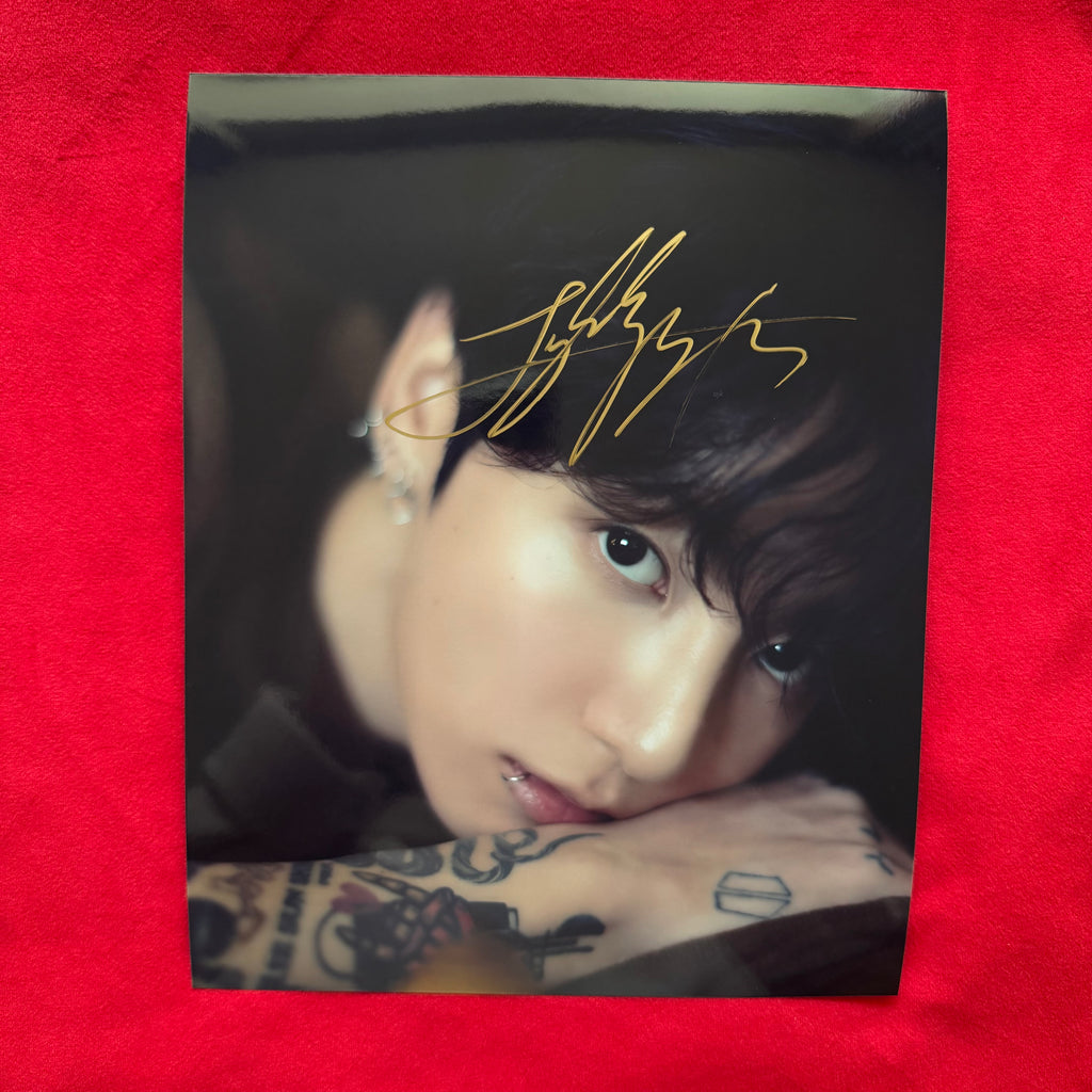 BTS Jungkook Autograph – Authentic 10-Inch Signed Photo | ELLE SHOOTING 122025