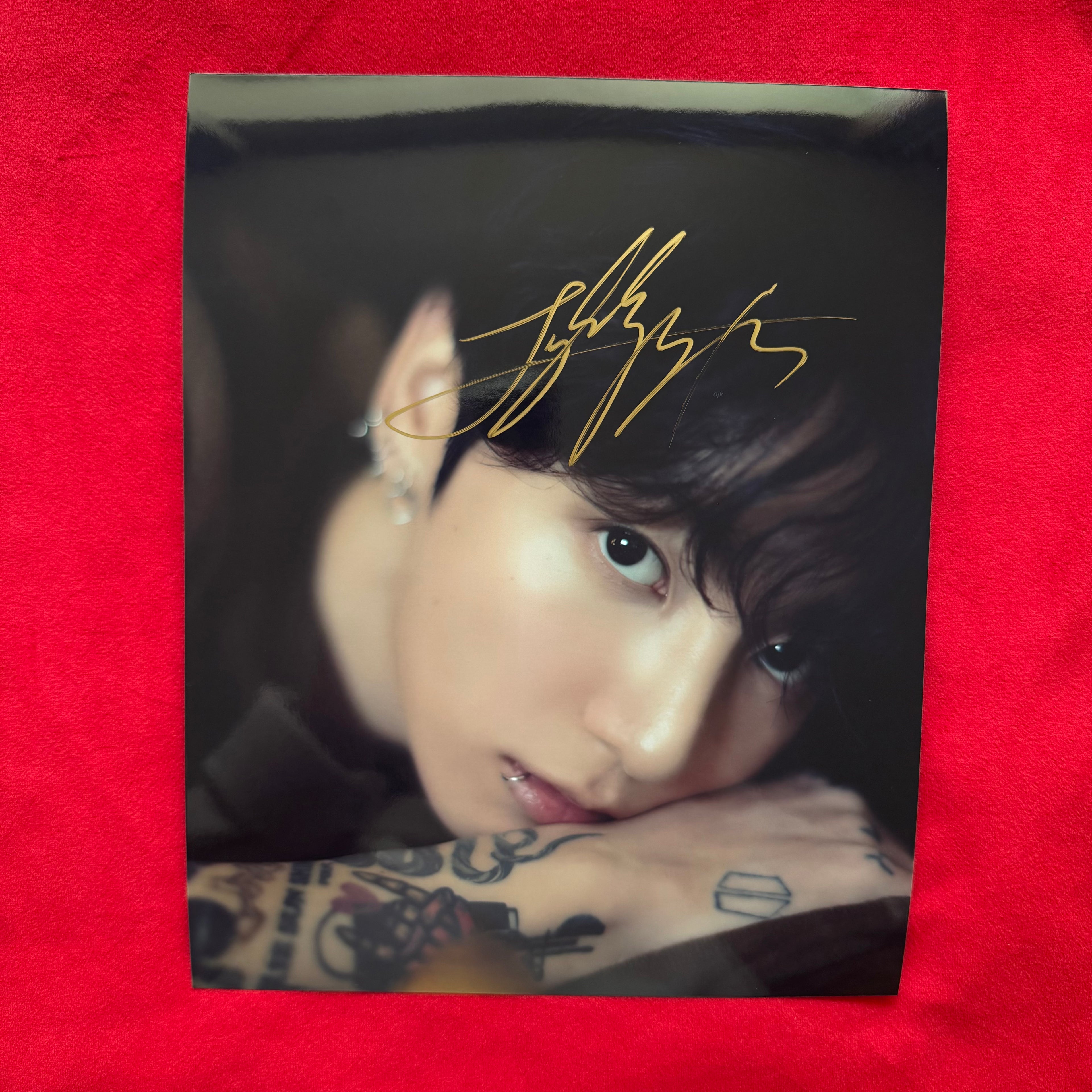 BTS Jungkook Autograph – Authentic 10-Inch Signed Photo | ELLE SHOOTING 122025