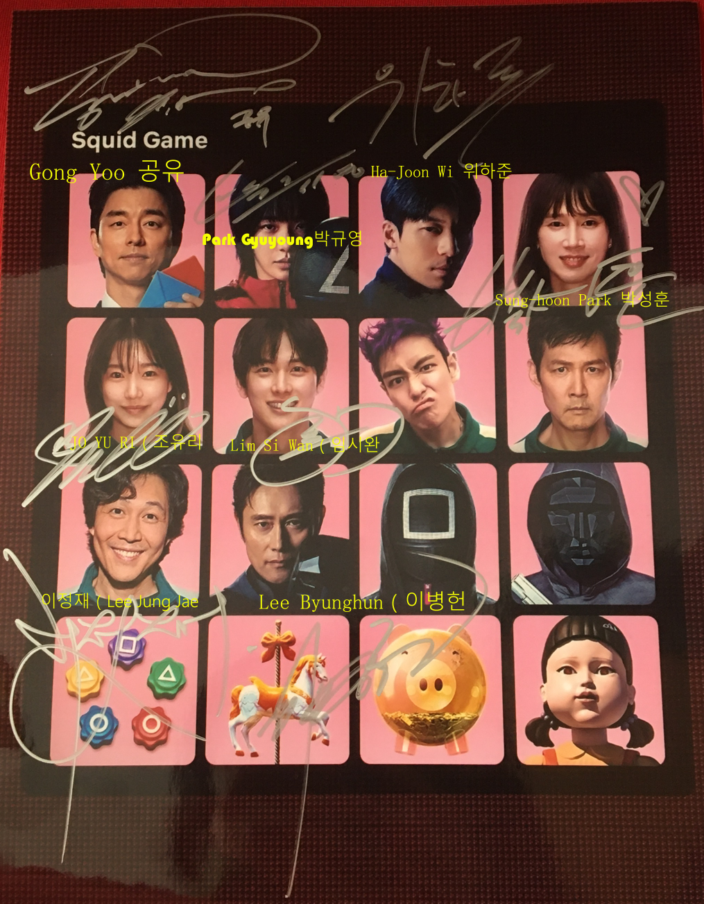 SPECIAL! Squid Game Netflix Card – 8 Cast Members’ 10 inches Autographs  + Certificate of Authenticity