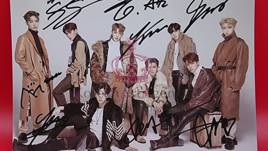 ATEEZ World Tour The Fellowship: Break The Wall Europe Exclusive Hoodie Size: L with Limited 10-inch Ateez Autograph of your choice