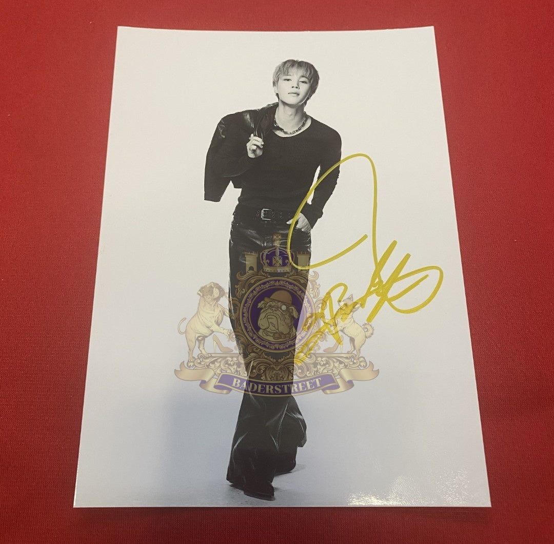 BTS Signed Autograph - 7 inches - Rare Promo Shot – JIMIN