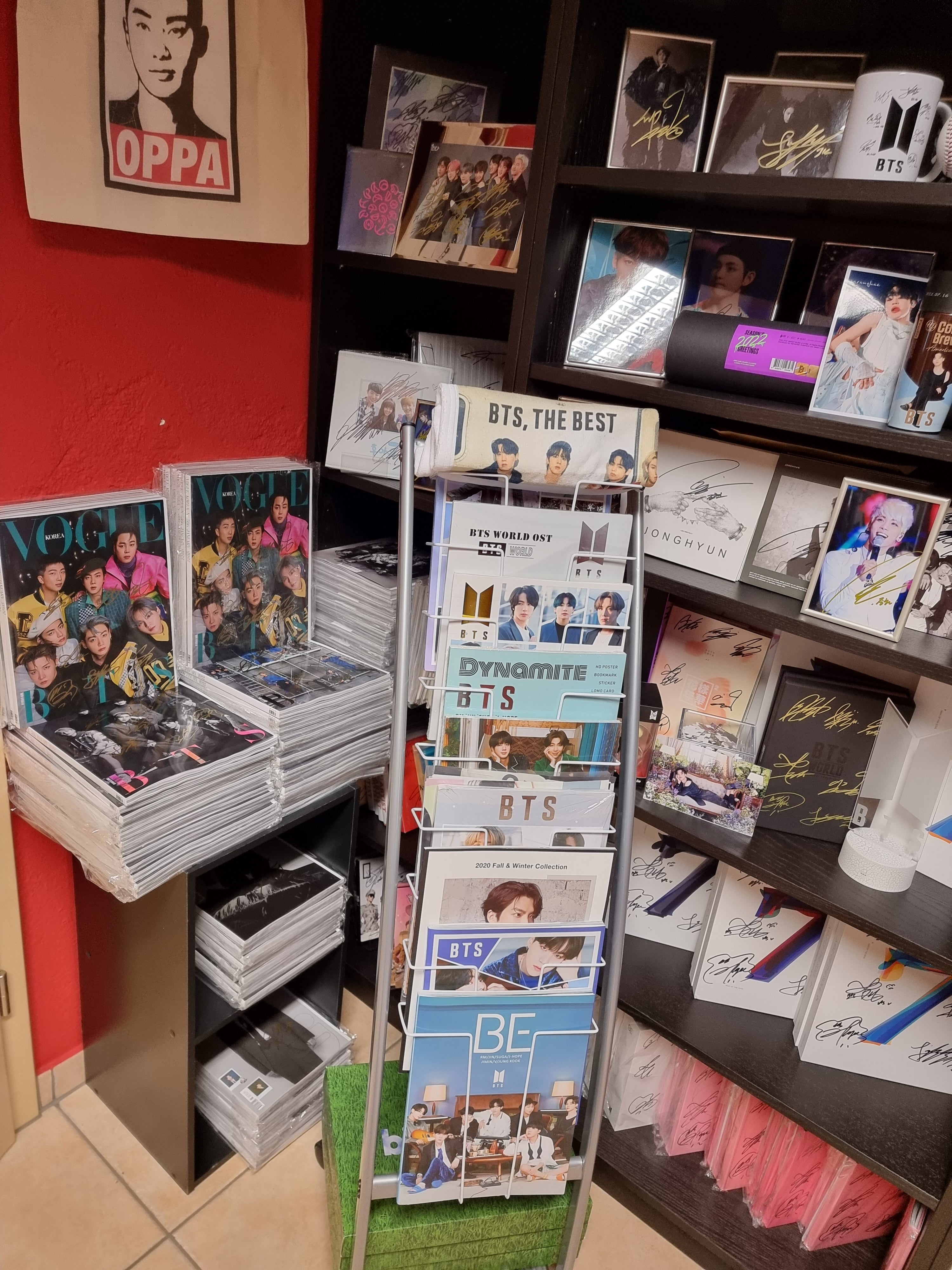 GQ VOGUE BTS Cover Special Edition Autographed JIN, V, J-HOPE, JIMIN, RM, JUNGKOOK, JIN