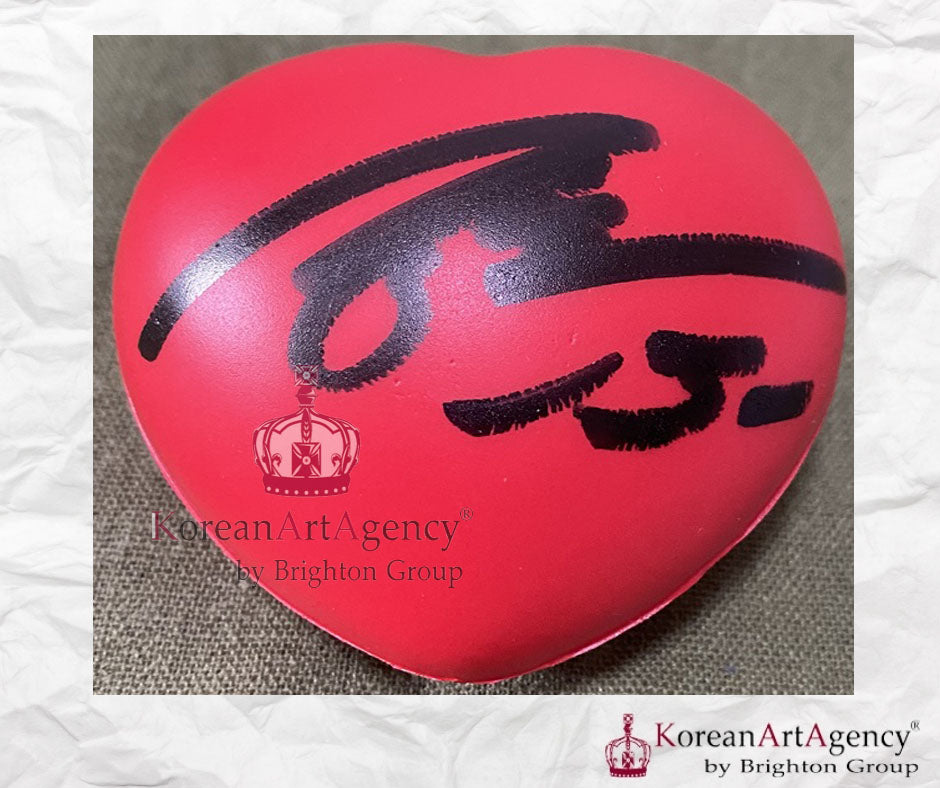 Shinee Jonghyun Heartball Autograph – Film & Merchandise
