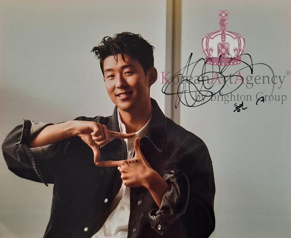 FOOTBALL TREASURE 10 INCH Son Heung Min Calvin Klein Autograph – Autographs