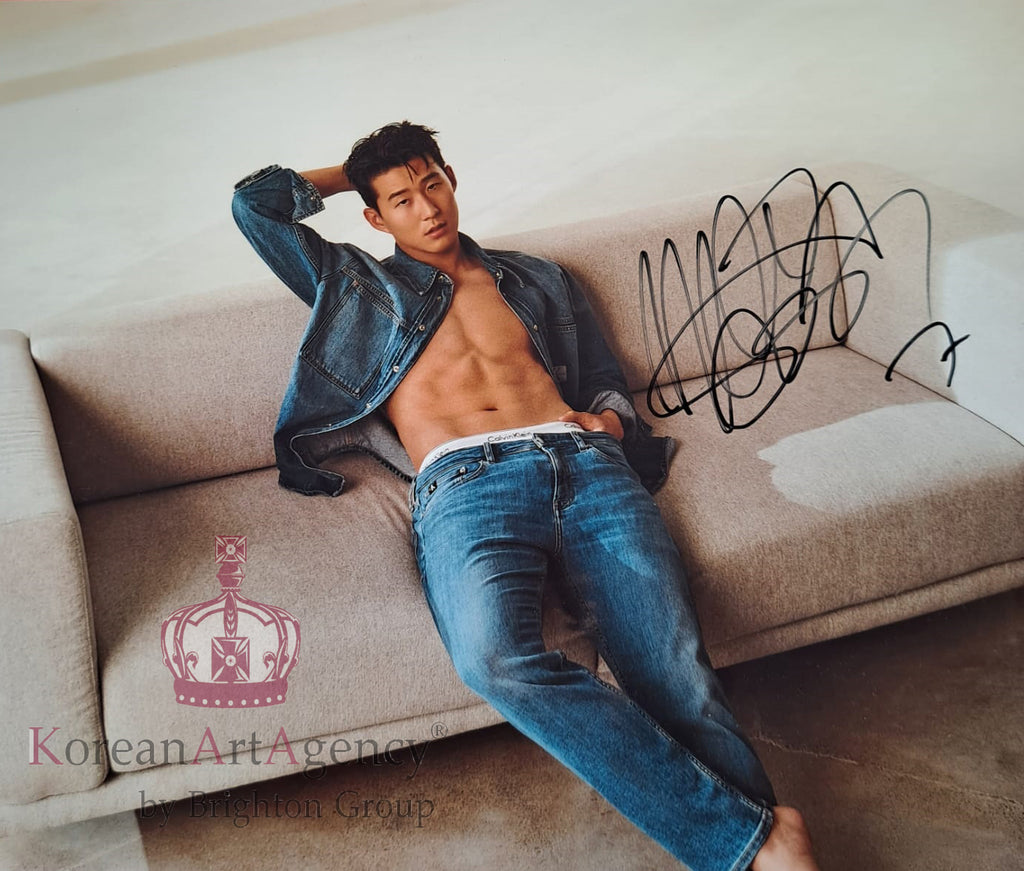 FOOTBALL TREASURE 10 INCH Son Heung Min Calvin Klein Autograph – Autographs