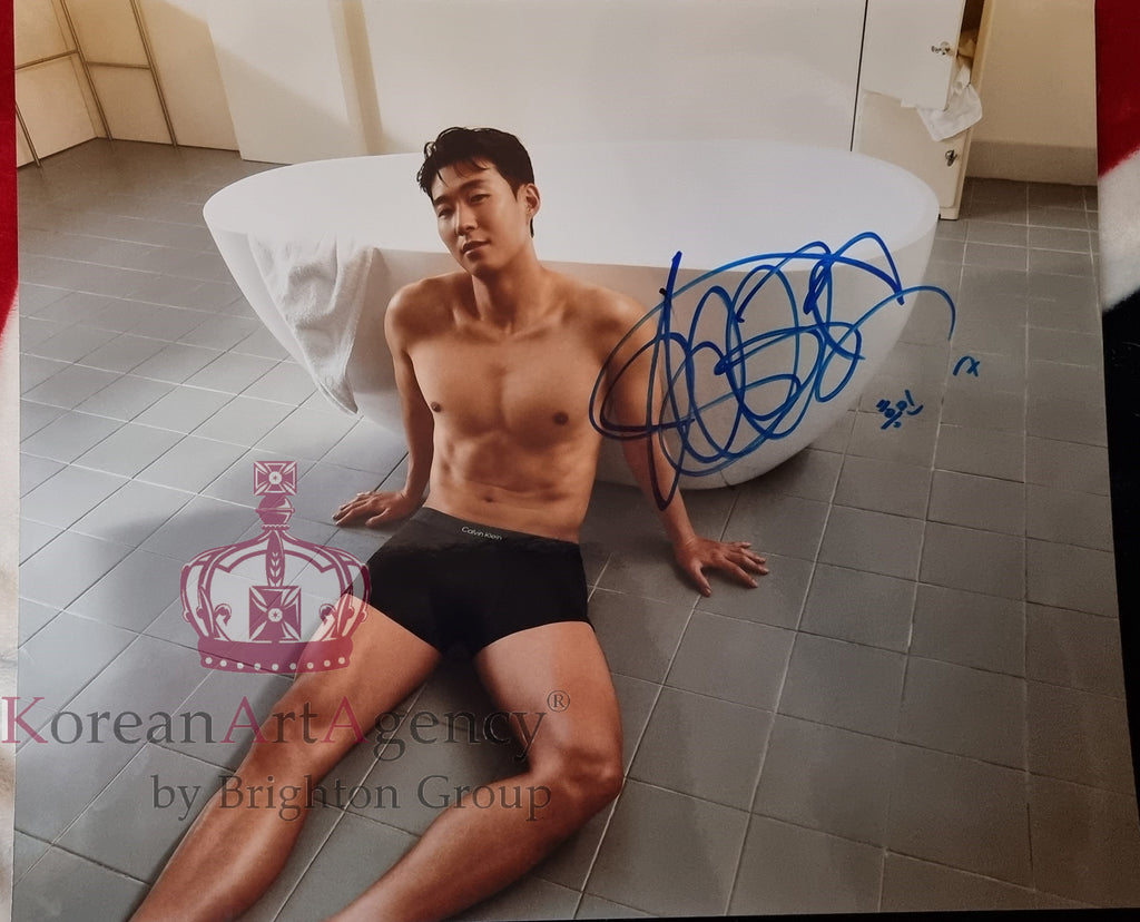 FOOTBALL TREASURE 10 INCH Son Heung Min Calvin Klein Autograph – Autographs