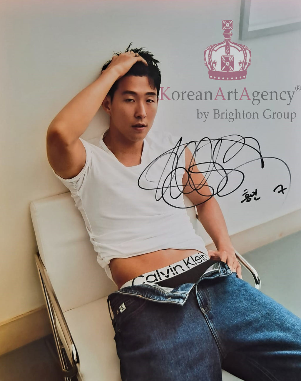 FOOTBALL TREASURE 10 INCH Son Heung Min Calvin Klein Autograph – Autographs