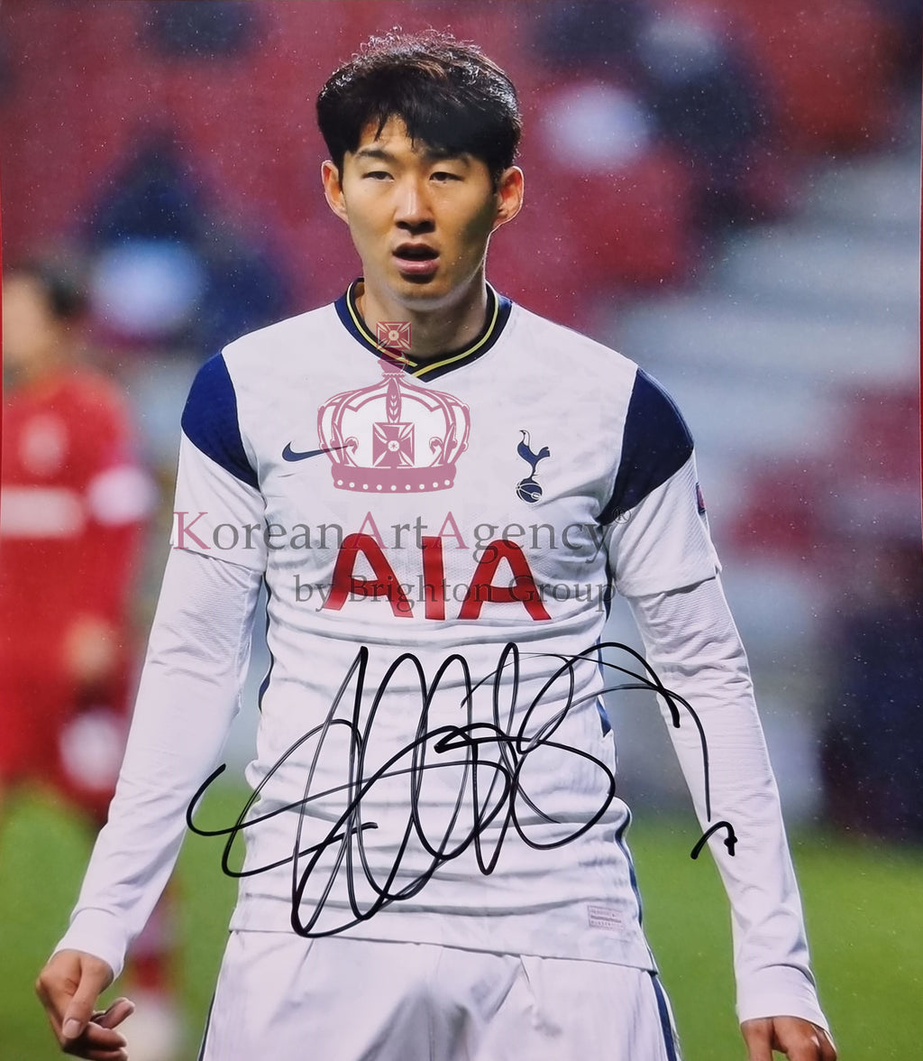 FOOTBALL TREASURE 10 INCH Son Heung Min Autograph – Autographs