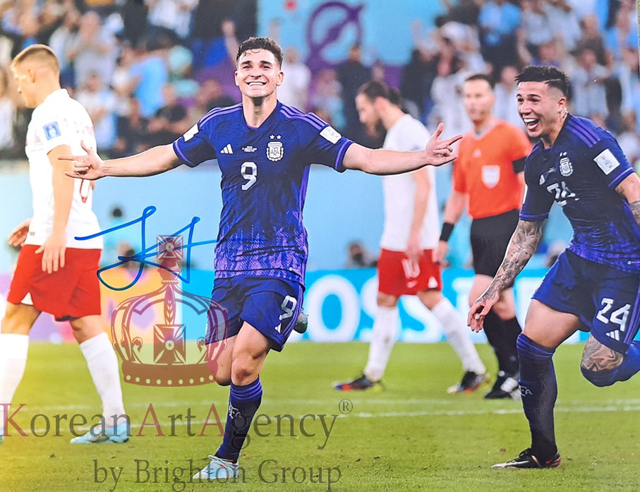 FOOTBALL TREASURE 10 INCH Argentina - Julián Álvarez Autograph – Autographs