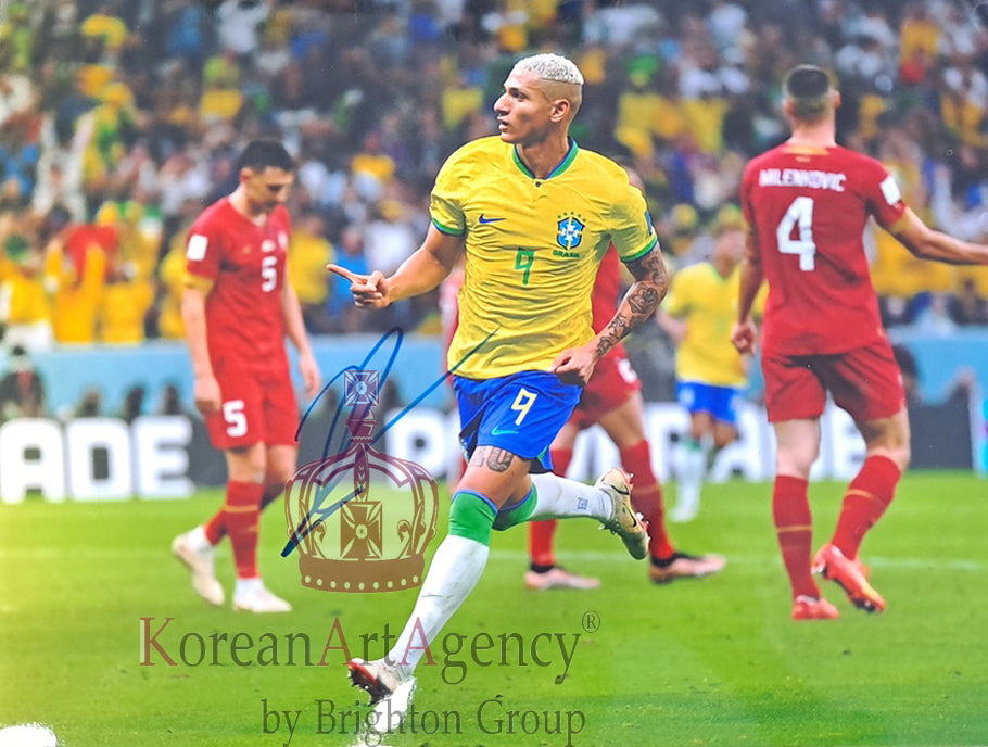 FOOTBALL TREASURE 10 INCH Brazil - Richarlison Autograph – Autographs