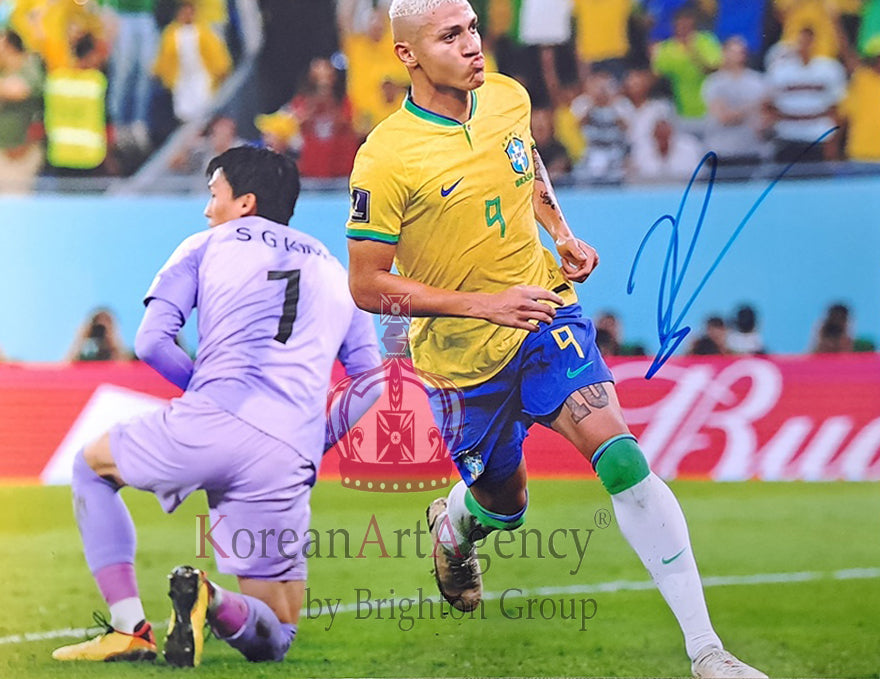 FOOTBALL TREASURE 10 INCH Brazil - Richarlison Autograph – Autographs