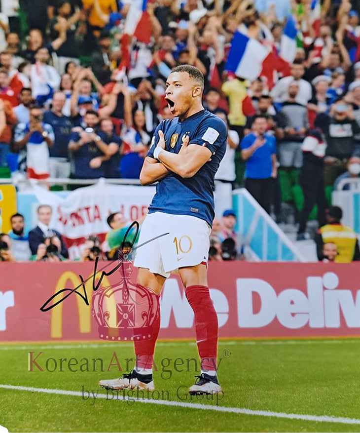 FOOTBALL TREASURE 10 INCH France - Kylian Mbappé Autograph – Autographs