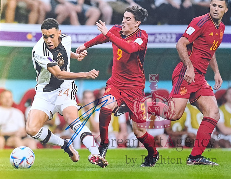 FOOTBALL TREASURE 10 INCH Germany - Jamal Musiala Autograph – Autographs