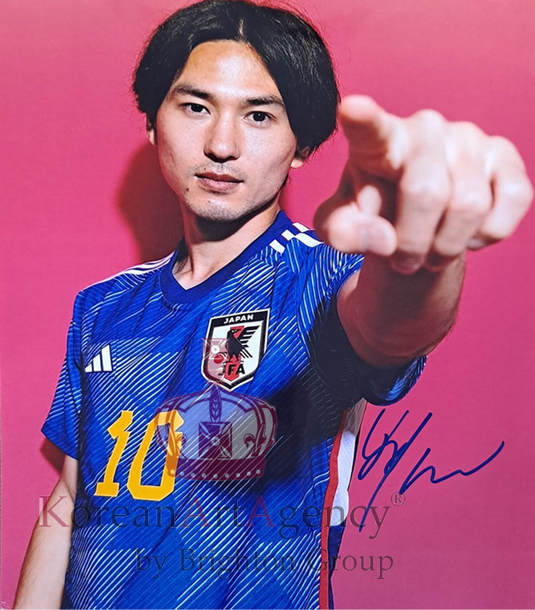 FOOTBALL TREASURE 10 INCH Japan - Takumi Minamino Autograph – Autographs