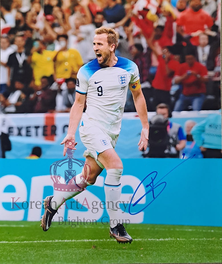 FOOTBALL TREASURE 10 INCH England - Harry Kane Autograph – Autographs