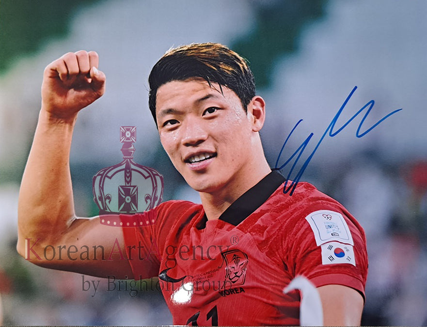 FOOTBALL TREASURE 10 INCH Korea - Hwang Hee-chan Autograph – Autographs