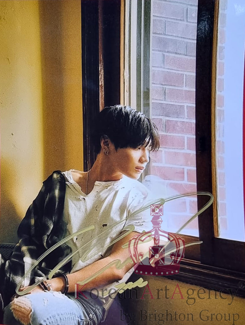 Shinee Taemin 13x18 Autograph – Autographs