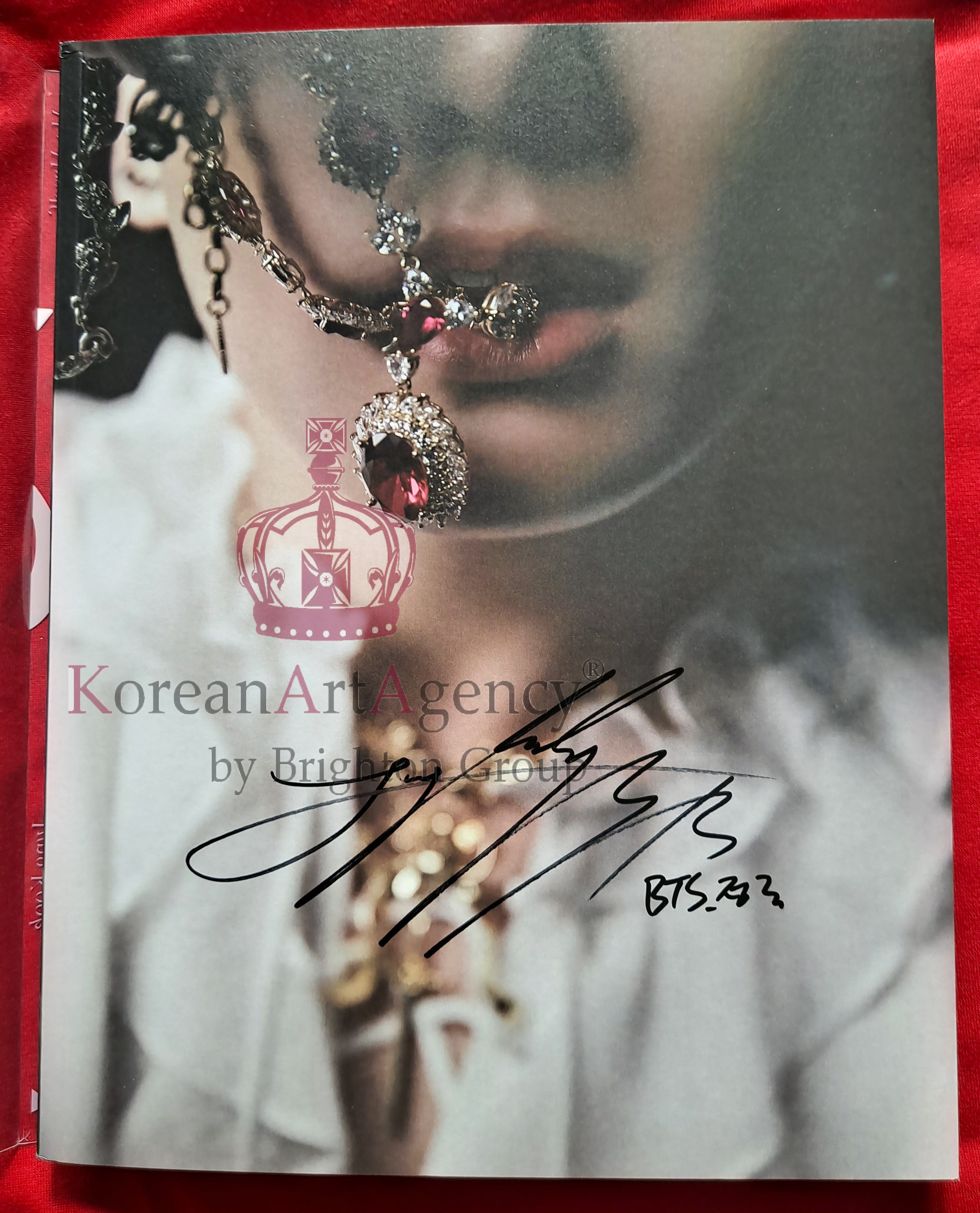 BTS Jungkook Photo-Folio Me, Myself, and Jungkook: Time Difference Special 8 Autograph