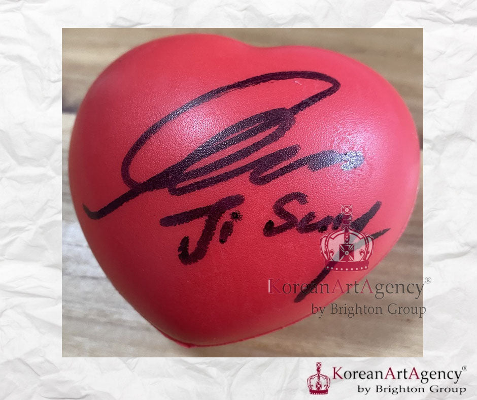 Ji Sung Autographed Concert Heart Ball – Rare Collectible